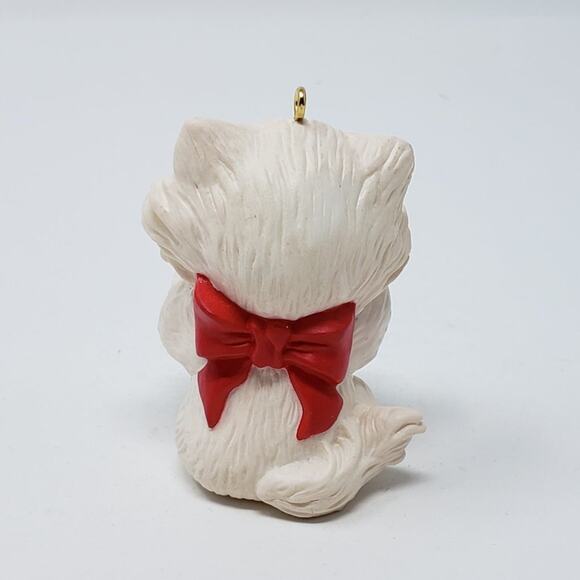 1990 Hallmark Friendship Kitten Handcrafted Keepsake Holiday Christmas Ornament. - Picture 2 of 12